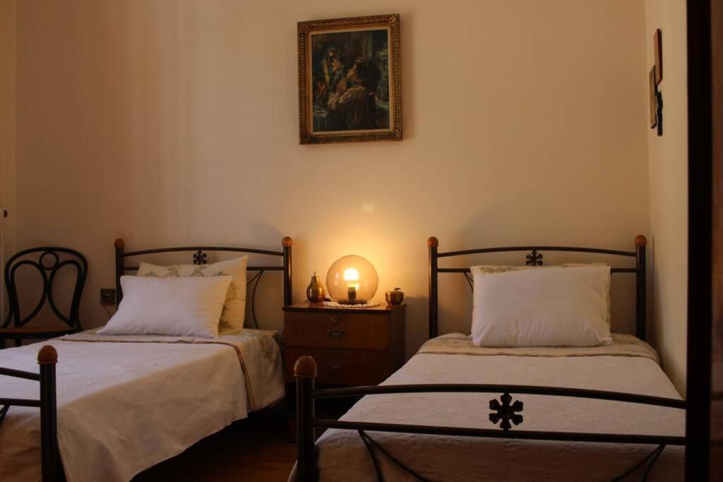 Velia Guesthouse กาลาวริตา ภายนอก รูปภาพ